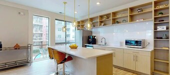 Stylish Home With Free ParkingFA