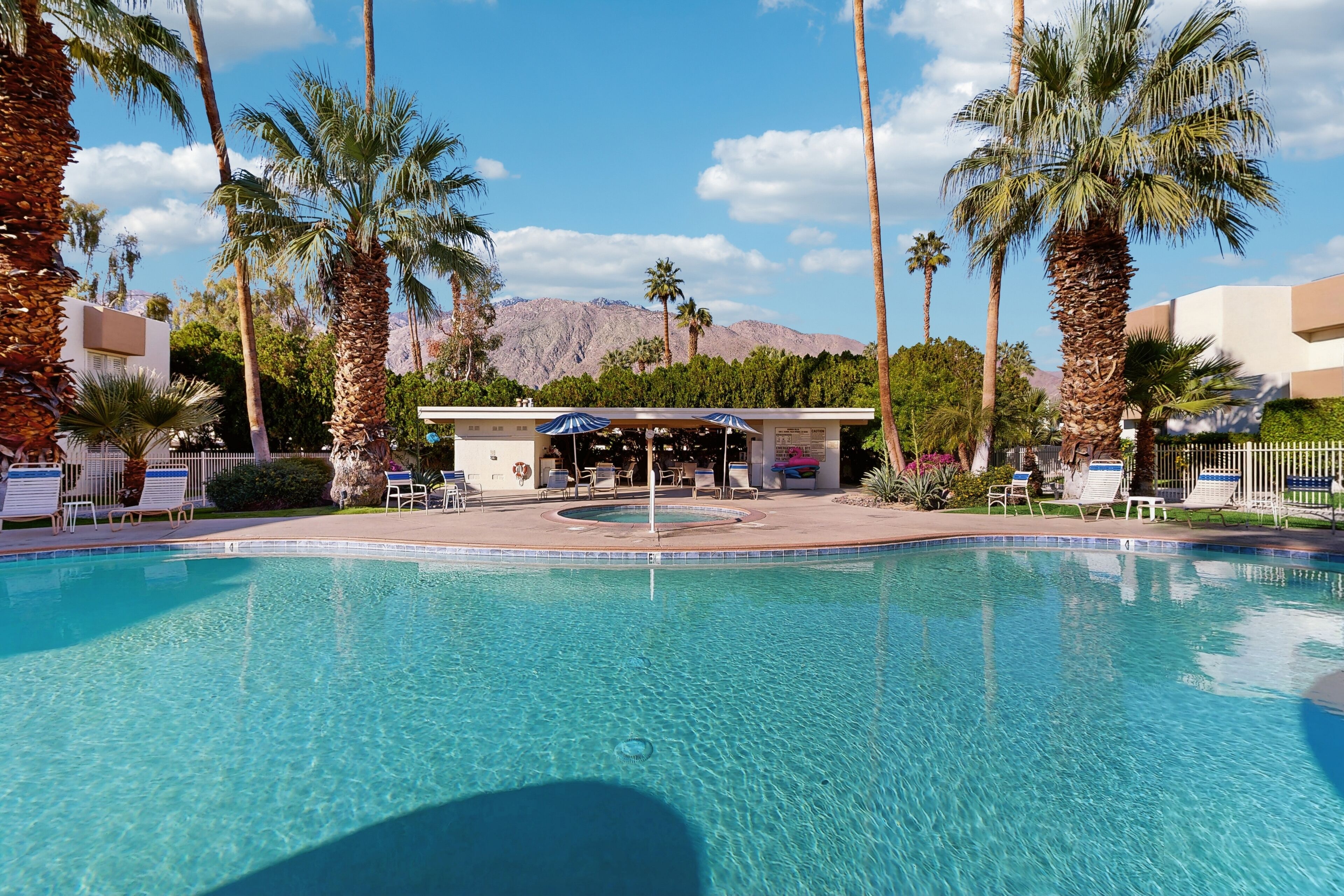 Et oppvarmet basseng