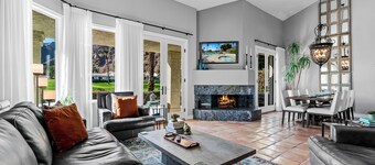 Elegant 3-bedroom getaway, great golf course views at LaQuinta Resort and Club