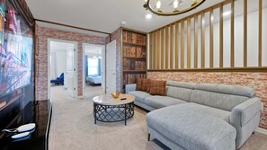 Interior - Windsor Island Pool Home | Private Pool & BBQ | Lazy River Resort | Near Disney (Davenport)