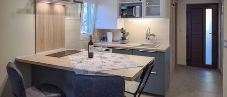 雪櫃、爐具、洗碗機、咖啡機/沖茶器