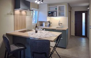 Fridge, microwave, stovetop, dishwasher - Lovely apartment in Kraljevica with WiFi (Kraljevica)