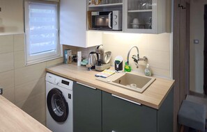 Coffee/tea maker, fridge, microwave, stovetop - Lovely apartment in Kraljevica with WiFi (Kraljevica)