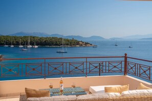 Property grounds - Beachfront Aetheria House, Wonderful Sea Views, Furnished Terrace, Fiskardo (Kefalonia)