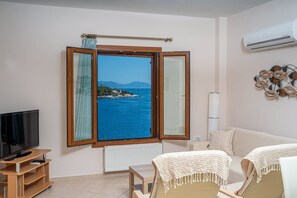 Living area - Beachfront Aetheria House, Wonderful Sea Views, Furnished Terrace, Fiskardo (Kefalonia)