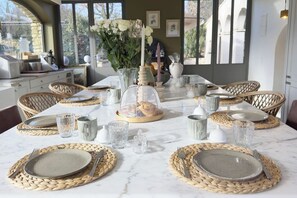 تناول الطعام