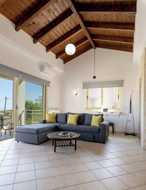 Smart TV, fireplace - Sea View * Beach at 1.3km * BBQ * Private Pool (Tavronitis)