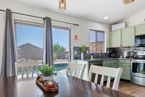 Microwave, oven, stovetop, dishwasher - Sunny 2BR home with heated private pool (Queen Creek)