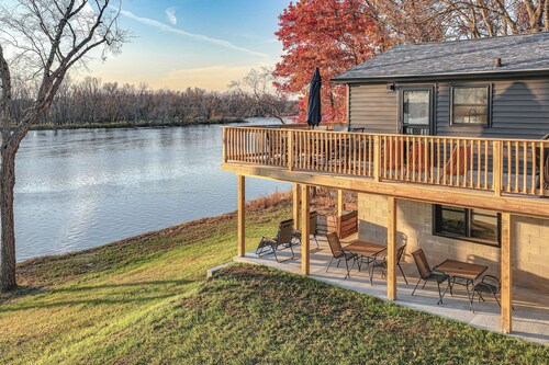 Riverfront Reset! Dells Cabin w/ Kayaks & Deck