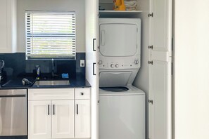 Fridge, microwave, stovetop, dishwasher - Flexible Family Living! Modern Pompano Beach Home (Pompano Beach)