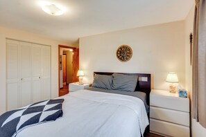 3 bedrooms, desk, iron/ironing board, internet - 'Three Pines Family Retreat' Home in Carlisle (Carlisle)