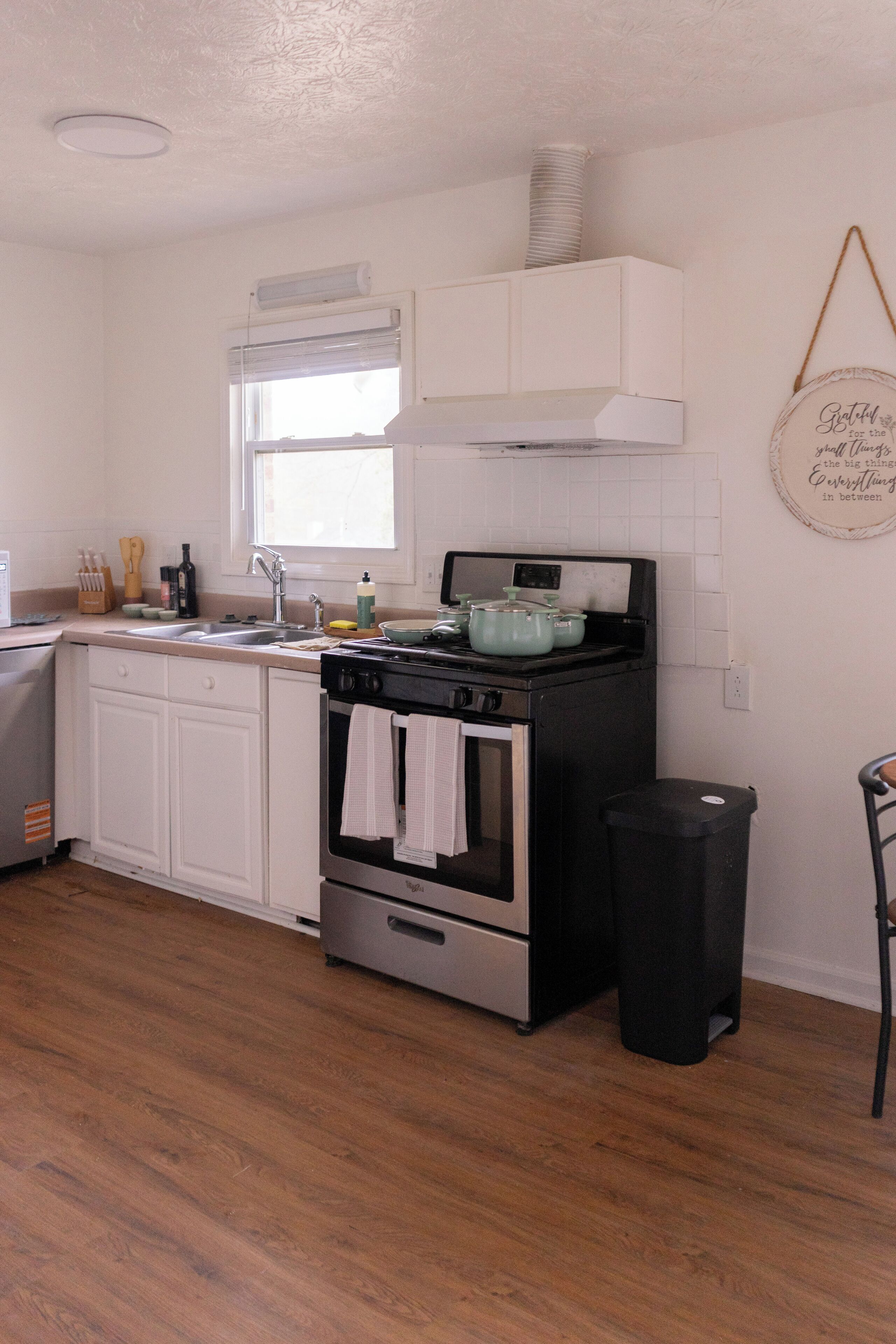 Micro-ondes, four, plaque de cuisson, lave-vaisselle