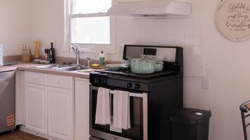 Micro-ondes, four, plaque de cuisson, lave-vaisselle