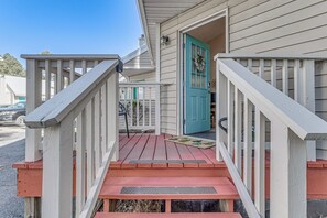Exterior detail - Walk to Midtown Ruidoso! Cozy ‘Eagle’s Nest’ Condo (Ruidoso)