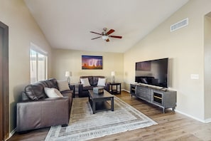 TV, table tennis, books - Modern home w/ private heated pool, backyard w/ patio & BBQ grill (Mesa)
