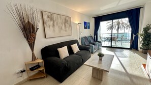 TV - Calafell in first line of sea with swimming pool (Calafell)