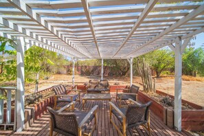 Terrace/patio - @ Marbella Lane - 4BR Near Morongo Casino & Outlet | Ldry+P (Cabazon)