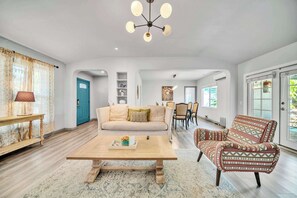 TV, fireplace, offices - @ Marbella Lane - 4BR Near Morongo Casino & Outlet | Ldry+P (Cabazon)