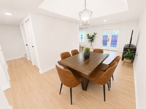 Dining - 2 full master suits with 1 king bed and 2 twins! (Spartanburg)