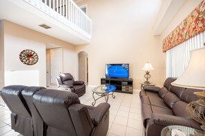TV - Your Davenport Oasis (Davenport)