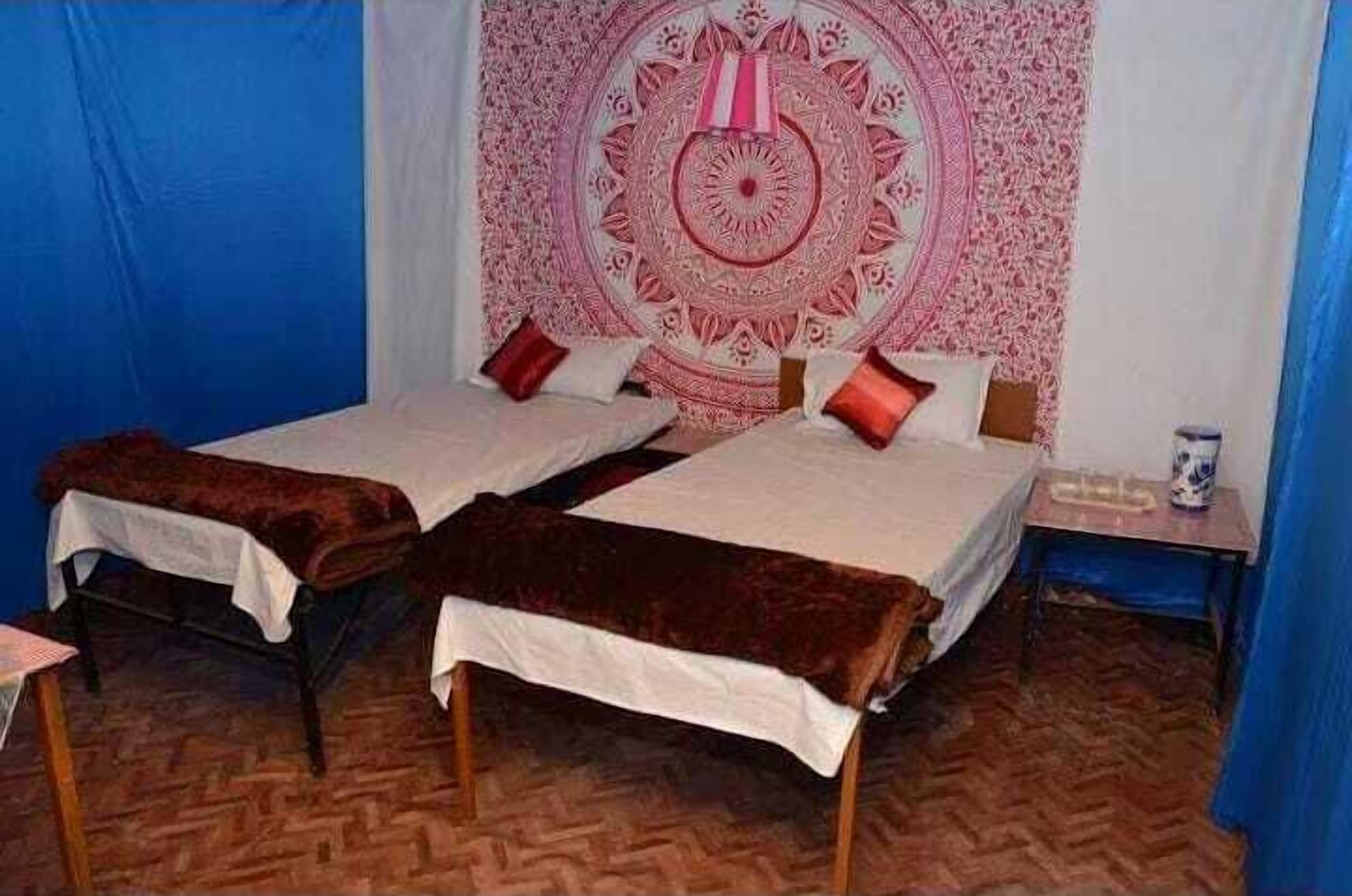 Economy Double Room | Desk