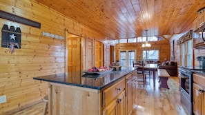 Interior - Game Room, Arcade, Theater, Hot Tub Near Pigeon Forge Skycrest by Avantstay (Sevierville)