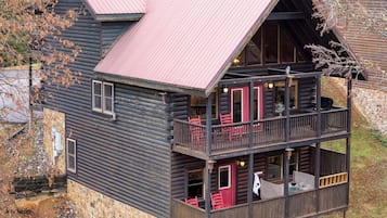 House (5 Bedrooms) | Interior