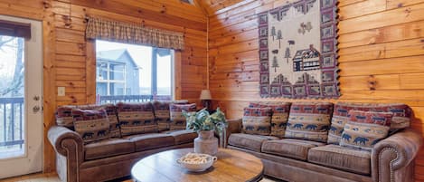 House (5 Bedrooms) | Interior