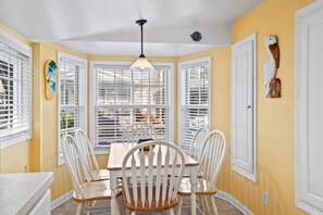 Dining - BeachTimes and TanLines|GolfCart|Linens|OceanLakes (Horry County)