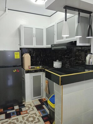 Private kitchen - 3 G's and C Transient House
Book your stress-free stay with us today!
(Calapan City)