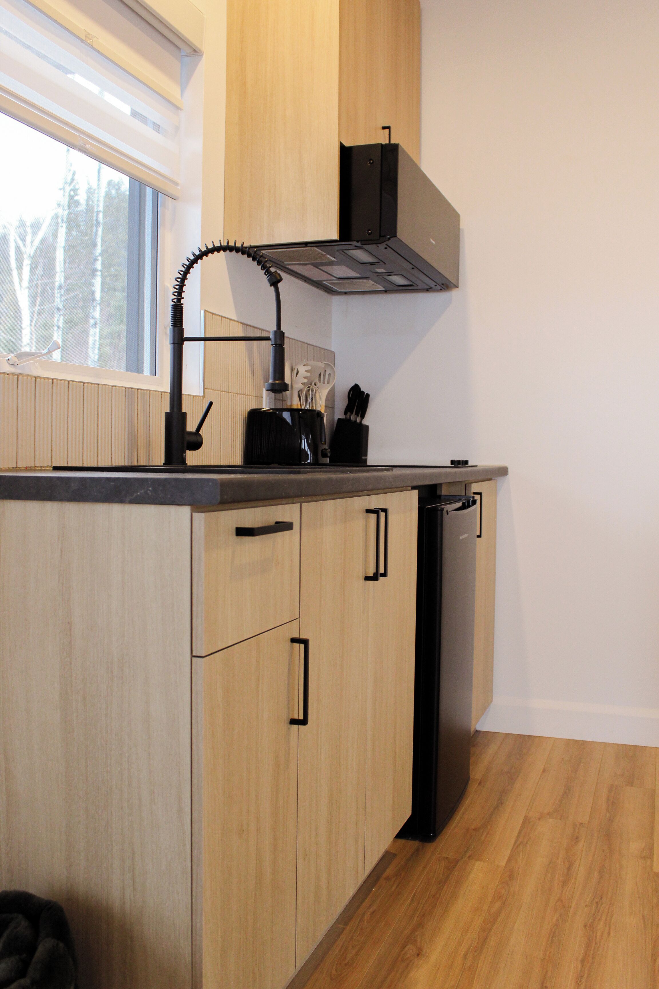 Espresso maker, electric kettle