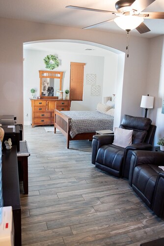 Cozy 1-bedroom poolside apartment in beautiful Queen Creek