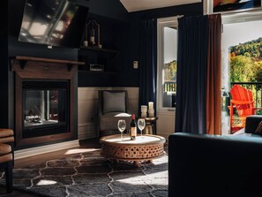 TV, fireplace, stereo - Prestige Ski in Ski out Sommet Saint-Sauveur 3BR (Saint-Sauveur)