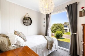 Room - Hosts on the Coast Valmay's Whiritoa Retreat (Whiritoa)