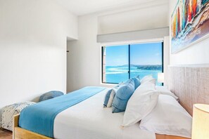 Iron/ironing board, free WiFi, bed sheets - Oceanfront Eagle’s Nest - Bali Hai Sunset Views (Princeville)