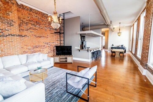 Loft Over Main: The 3rd Floor Urban Lookout 2BR