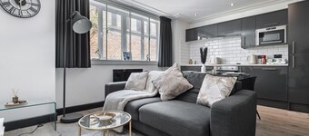 2 Bedroom City Centre Modern Apartment Liverpool