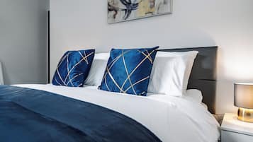 Iron/ironing board, free WiFi, bed sheets