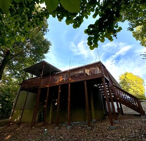 Property grounds - Hot Tub • Firepit 3BR Bike-in/out Nature Home (Bella Vista)