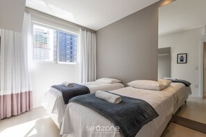 Basic Apartment | 3 bedrooms, free WiFi - Apt w/ Gourmet Balcony 450m From Beach Reb0802 (Itapema)