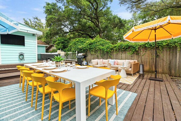 تناول الطعام بالخارج