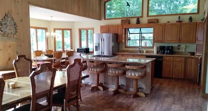 Wolf Moon Retreat/68 Unakite