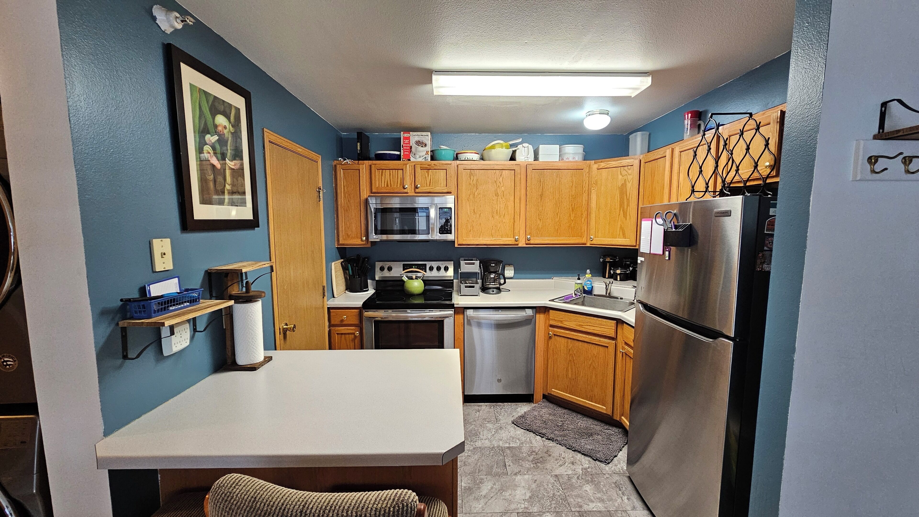 Microondas, horno, parrilla de estufa y lavavajillas 