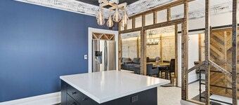 124 Hurontario Unit 2