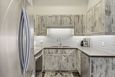 124 Hurontario Unit 4