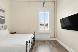 WiFi, bed sheets
