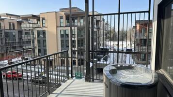 Baignoire à remous extérieure