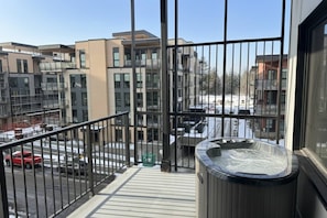 Bain à remous extérieur