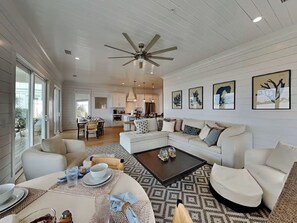 TV - Newly-Built Luxury Waterfront Home w. Community Pool + Boat Slip (Orange Beach)
