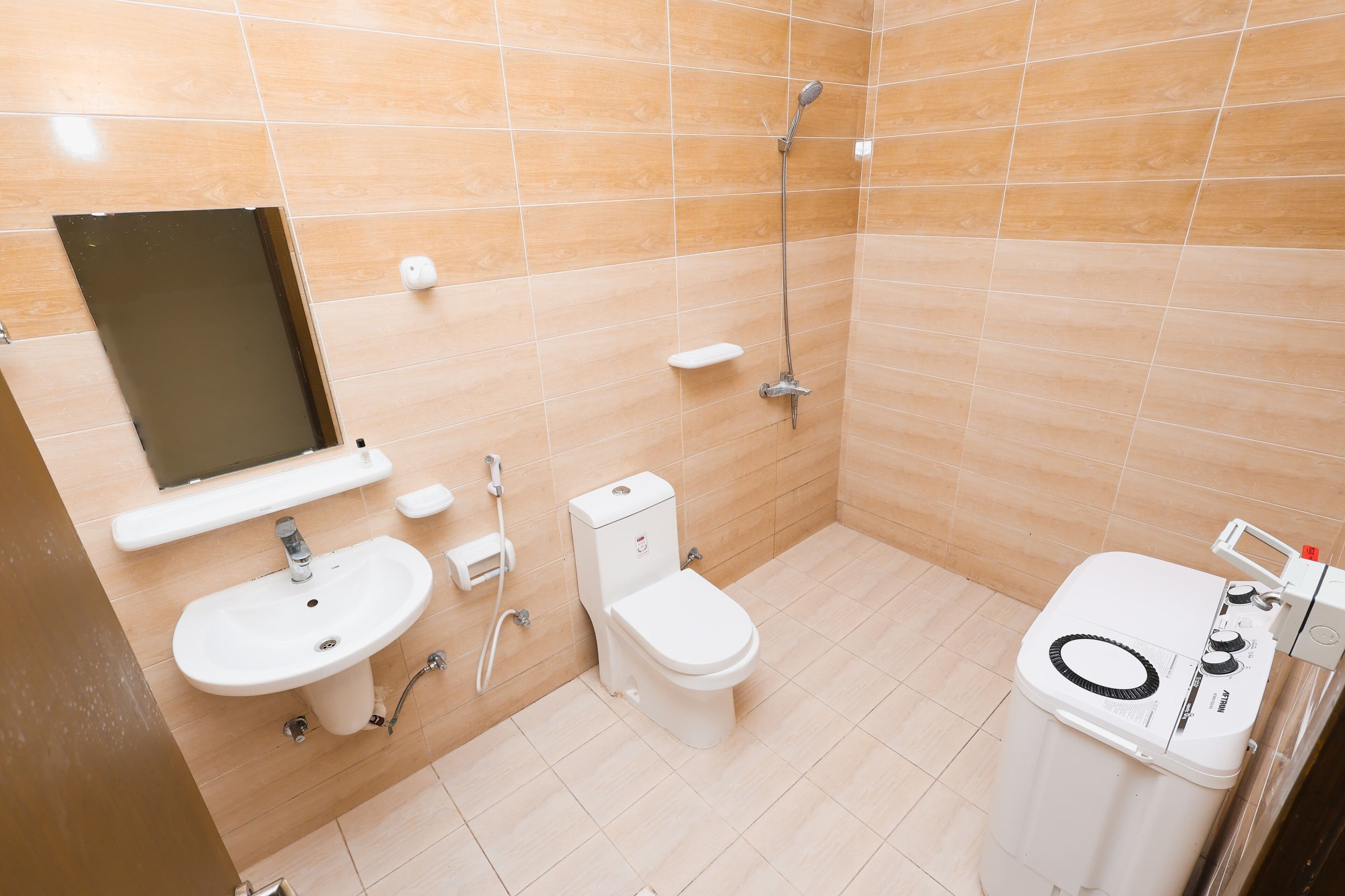 Family Apartment, Garden View | Bathroom | Free toiletries, towels, soap, shampoo